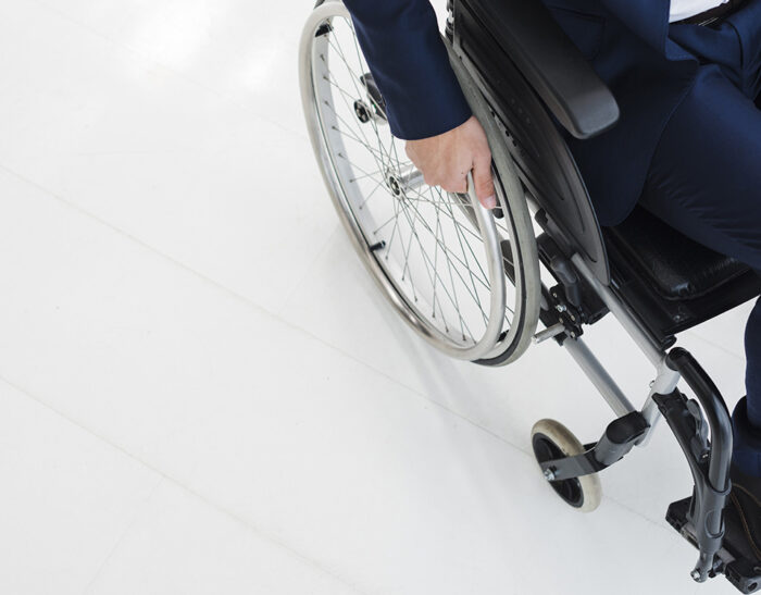Lavoratori disabili o affetti da gravi patologie: possibili fattispecie di discriminazione indiretta nel contesto dell’emergenza sanitaria